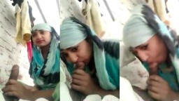 Horney Girl giving hand job and sucking viral mms